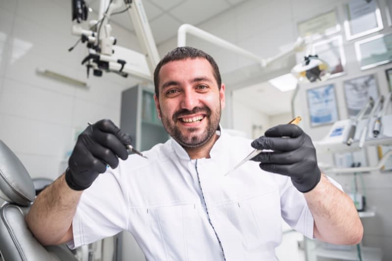 Dentista sonriendo